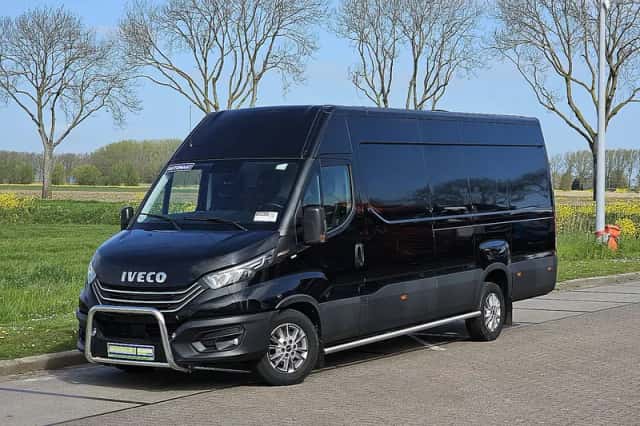 Iveco Daily (2022) thumbnail 2