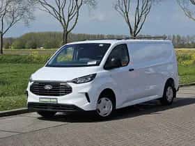 Ford Transit (2024) thumbnail 2
