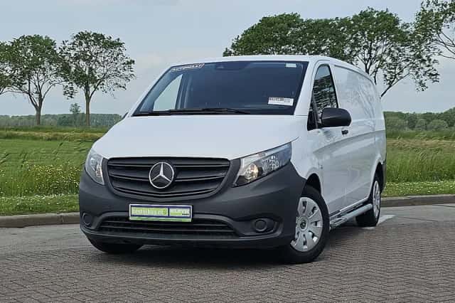 Mercedes-Benz Vito (2022) thumbnail 1