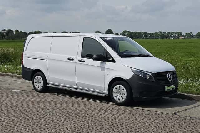 Mercedes-Benz Vito (2022) thumbnail 4