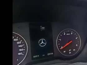 Mercedes-Benz Sprinter (2023) thumbnail 8