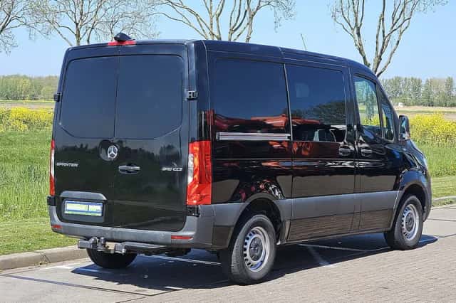 Mercedes-Benz Sprinter (2019) thumbnail 3