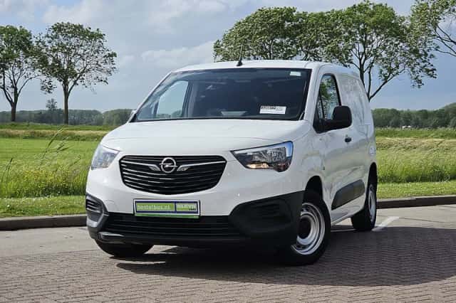 Opel Combo (2022) thumbnail 1