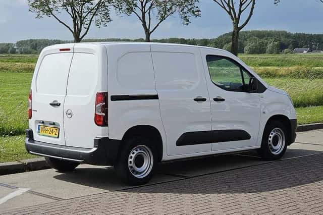 Opel Combo (2022) thumbnail 3