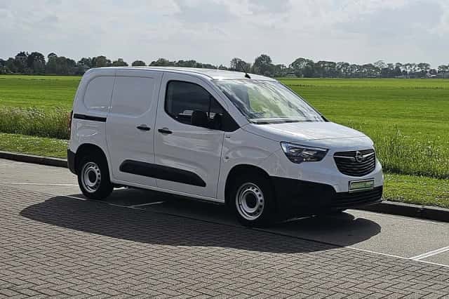 Opel Combo (2022) thumbnail 4