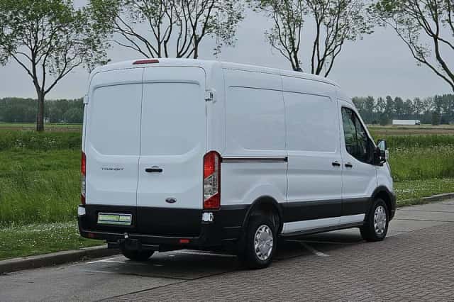Ford Transit (2023) thumbnail 3