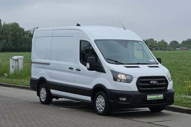 Ford Transit (2023) thumbnail 4