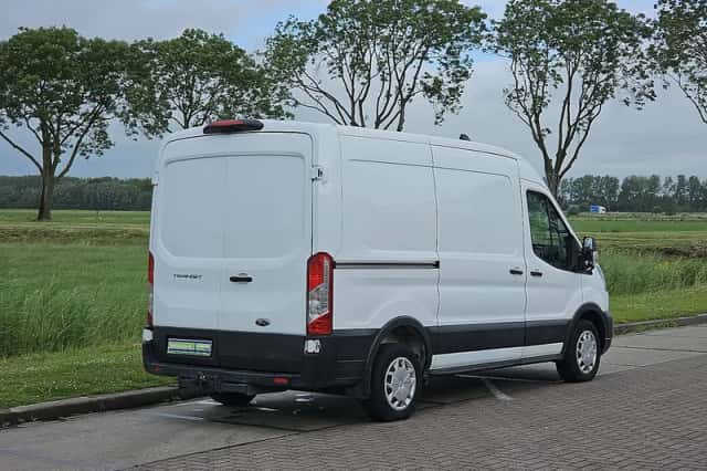Ford Transit (2023) thumbnail 3