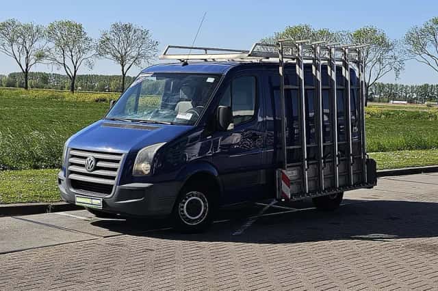 Volkswagen Crafter (2009) thumbnail 2