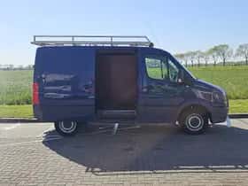 Volkswagen Crafter (2009) thumbnail 12