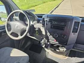 Volkswagen Crafter (2009) thumbnail 7