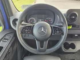 Mercedes-Benz Sprinter (2021) thumbnail 11