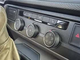 Volkswagen Transporter (2020) thumbnail 9