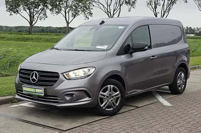 Mercedes-Benz Citan (2023) thumbnail 2
