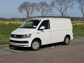 Volkswagen Transporter (2017) thumbnail 2