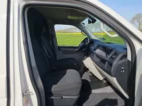 Volkswagen Transporter (2017) thumbnail 6