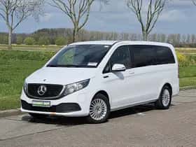 Mercedes-Benz EQV (2021) thumbnail 2