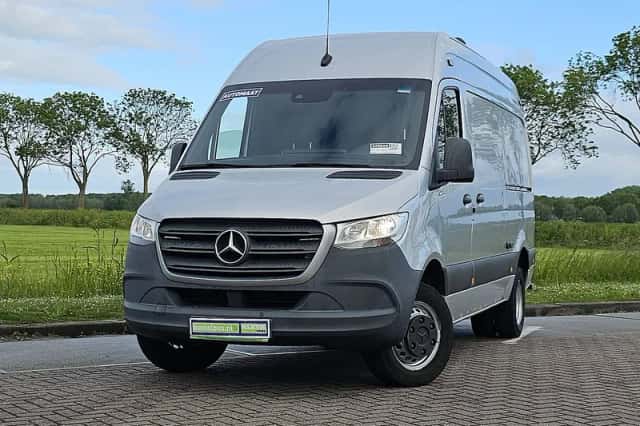 Mercedes-Benz Sprinter (2020) thumbnail 1