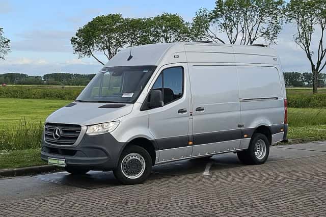 Mercedes-Benz Sprinter (2020) thumbnail 2