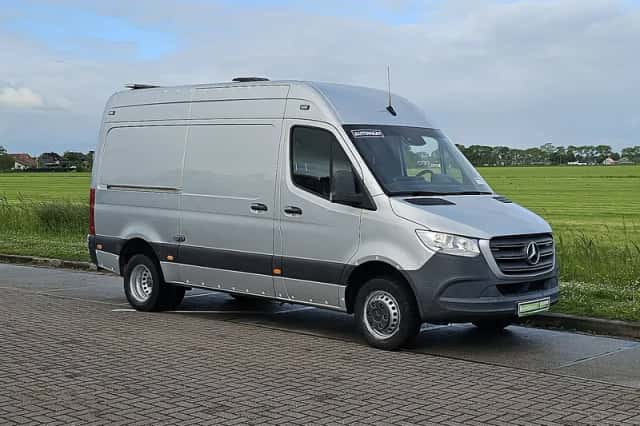Mercedes-Benz Sprinter (2020) thumbnail 4