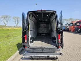 Volkswagen Crafter (2023) thumbnail 12