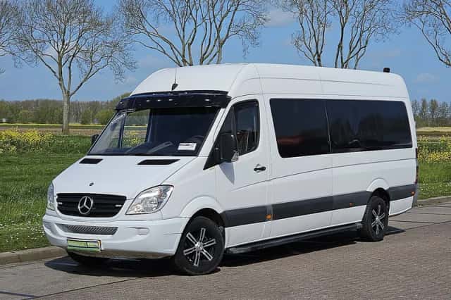 Mercedes-Benz Sprinter (2011) thumbnail 2