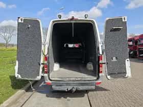 Mercedes-Benz Sprinter (2011) thumbnail 13