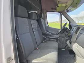 Mercedes-Benz Sprinter (2011) thumbnail 6