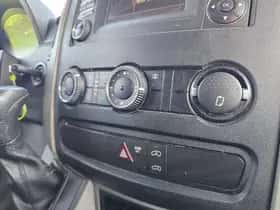 Mercedes-Benz Sprinter (2011) thumbnail 9
