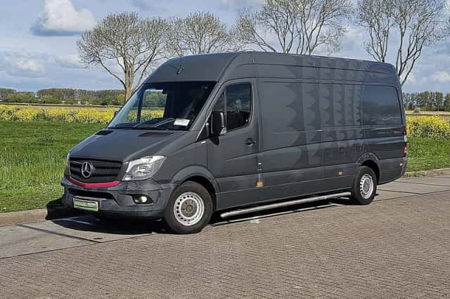 Mercedes-Benz Sprinter (2016) thumbnail 2