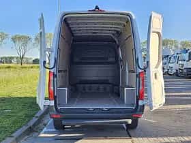 Mercedes-Benz Sprinter (2024) thumbnail 14