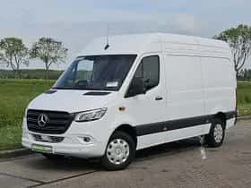 Mercedes-Benz Sprinter (2024) thumbnail 2