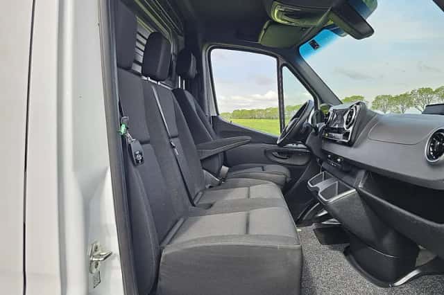 Mercedes-Benz Sprinter (2024) thumbnail 6
