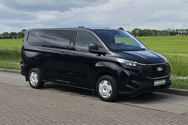 Ford Transit (2024) thumbnail 4