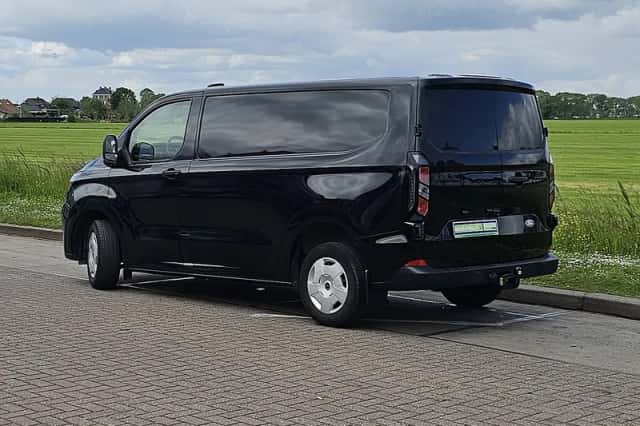 Ford Transit (2024) thumbnail 5
