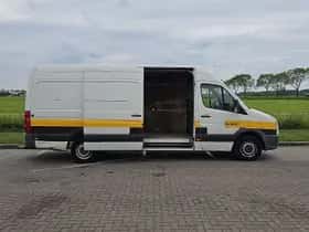 Volkswagen Crafter (2010) thumbnail 12