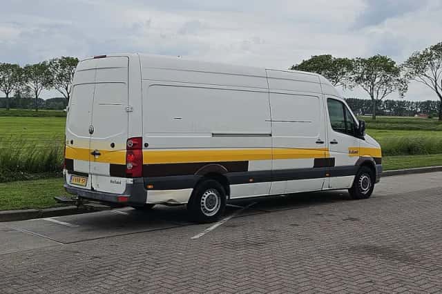 Volkswagen Crafter (2010) thumbnail 3