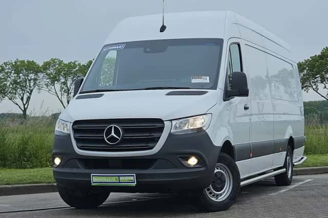 Mercedes-Benz Sprinter (2021) thumbnail 1