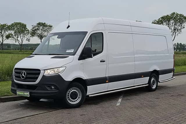 Mercedes-Benz Sprinter (2021) thumbnail 2