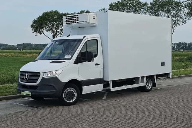 Mercedes-Benz Sprinter (2021) thumbnail 2