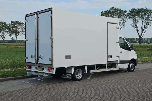 Mercedes-Benz Sprinter (2021) thumbnail 3