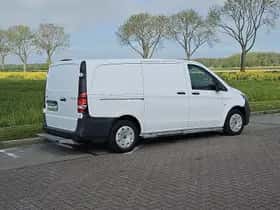 Mercedes-Benz Vito (2022) thumbnail 3
