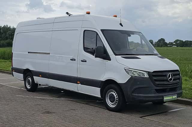 Mercedes-Benz Sprinter (2021) thumbnail 4
