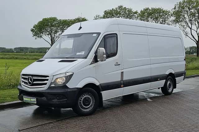Mercedes-Benz Sprinter (2018) thumbnail 2