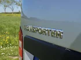 Volkswagen Transporter (2018) thumbnail 17