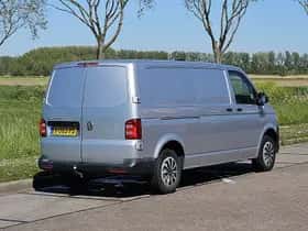 Volkswagen Transporter (2018) thumbnail 3