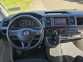 Volkswagen Transporter (2018) thumbnail 7