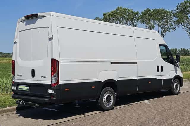 Iveco Daily (2023) thumbnail 3