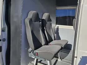 Volkswagen Crafter (2022) thumbnail 11