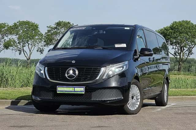 Mercedes-Benz EQV (2022) thumbnail 1